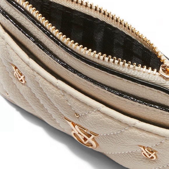 Victoria’s Secret - ACCESSORIES
The Victoria Card Case Keychain- NEW - Picture 3 of 3